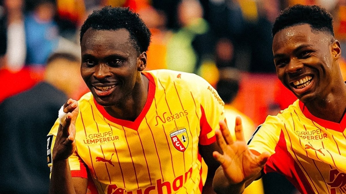 Galatasaray genç stoper için girişimlere başladı! Transferde tek şart...