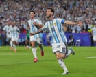 Arjantin, Cezayir'i geçerken Messi, Dünya Kupası'nda gol rekorunu kırarak göz kamaştırdı