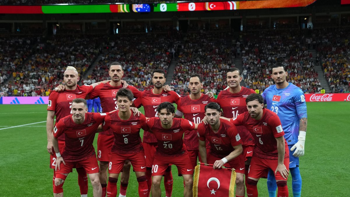 Vincenzo Montella'dan Paraguay maçı kararı: İlk 11'den 2 ismi kulübeye çekecek!