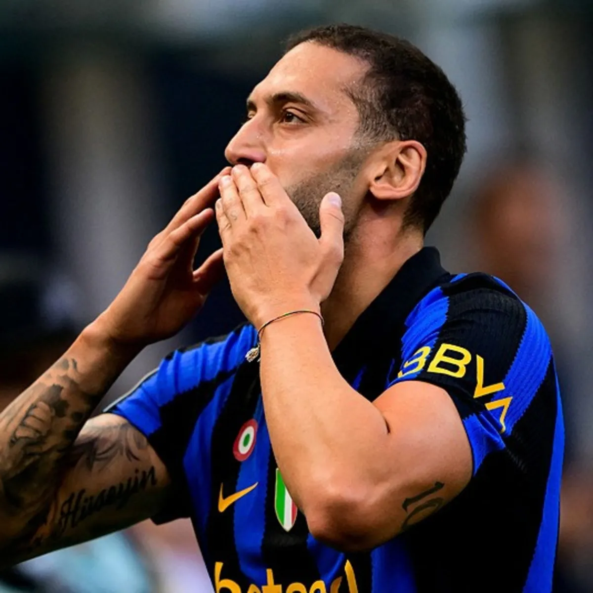 Serie A'da sezonun ilk golü Hakan Çalhanoğlu'ndan