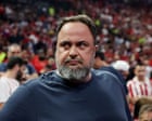 Nottingham Forest'ın sahibi Marinakis, taraftar pankartı nedeniyle Crystal Palace'a dava açtı