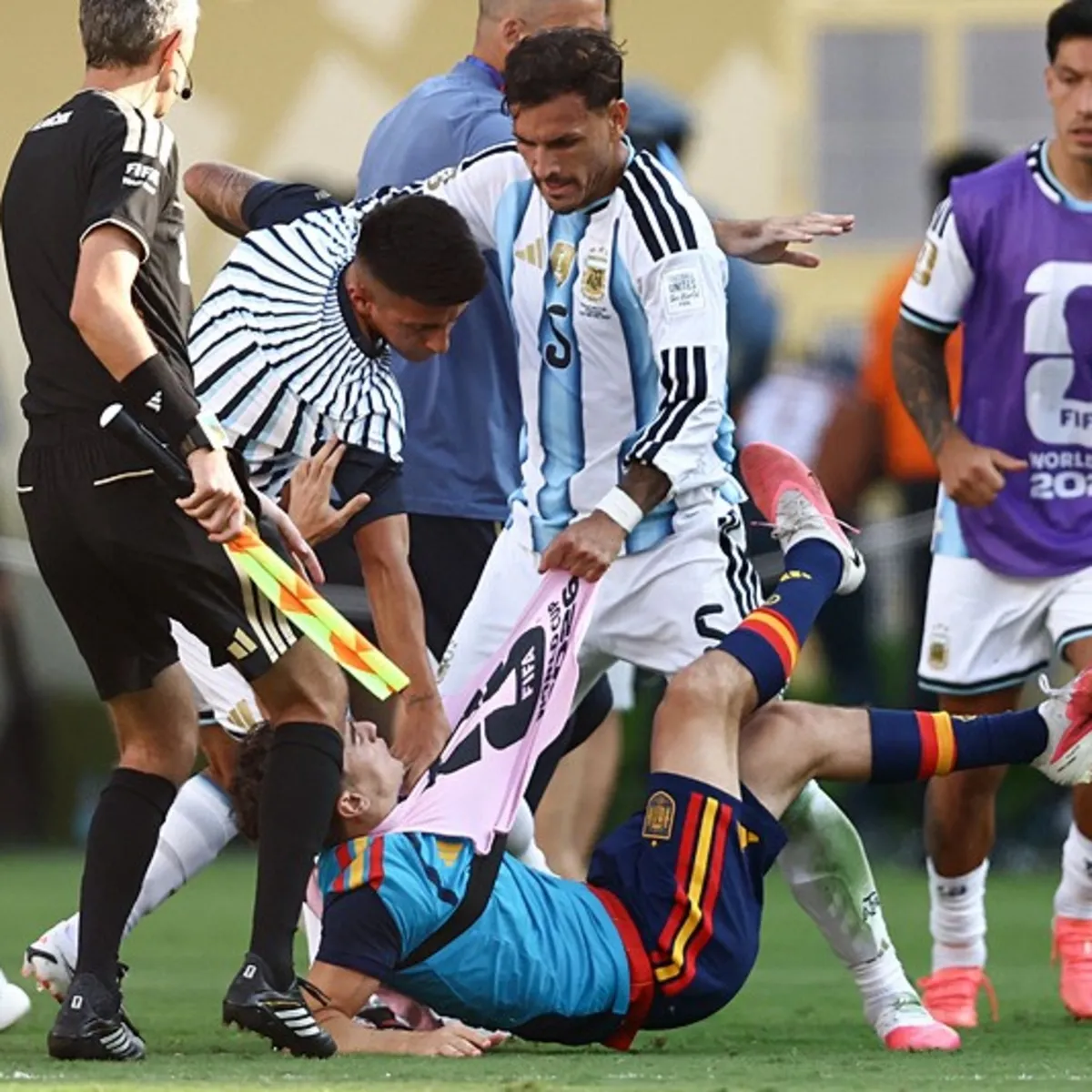 FIFA’dan Paredes ve Molina’ya ceza